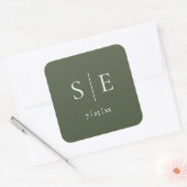Olijfgroene Monogram Bruiloft Vierkante Sticker (Envelop)