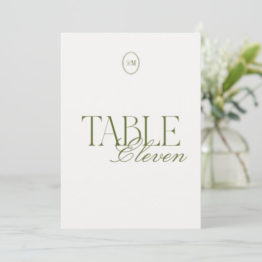 Olijfgroene Monogram Trouwtafel Nummerkaart Kaart (Staand voorkant)