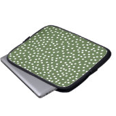 olijfgroene stiplaptop met hoes (Voorkant onderkant)