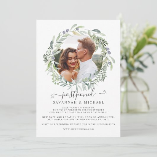 Olijfkrans Foto uitgestelde bruiloft Save The Date (Staand voorkant)