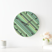 Olive green diagonal stripes grote klok (Huis)