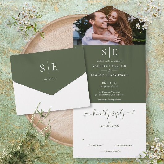 Olive Green Elegant Monogram Foto Weddenschap All In One Uitnodiging