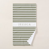 Olive Green Farmhouse Stripe Pattern Gepersonalise Bad Handdoek (Handdoek)