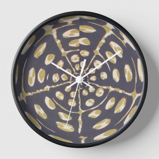 Olive Green Polka Dot Radial Pattern Art Print (Voorkant)