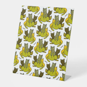 Olive kittens reclamebord met voetstuk