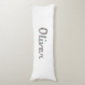 Oliver Bold Typography met veelkleurige stenen Lichaamskussen (Voorkant Verticaal)