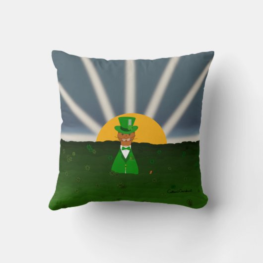 Oliver The Otter and Field of Shamrocks Throw Pill Kussen (Achterkant)