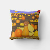 Oliver The Otter kiest een pompoen Kussen (Voorkant)