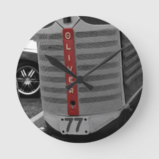 Oliver Tractor Ronde Klok