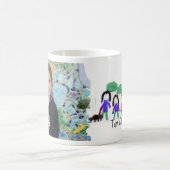 Olivia Ali Mok (Center)