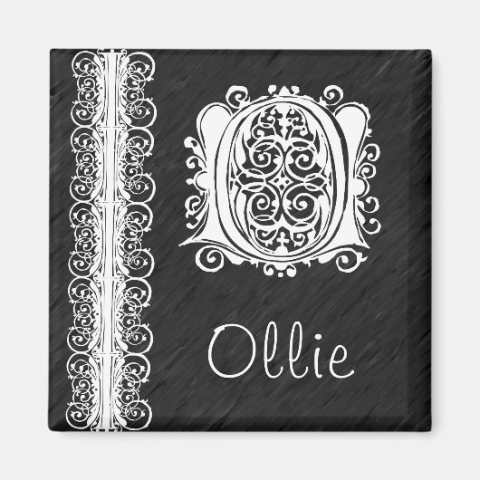 Ollie O Monogram Wit Kant op Zwarte Magneet (Voorkant)