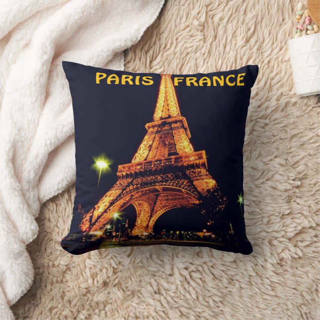 OLUMIDE HAKEEM GBADAMOSI DESIGN & COLLECTIES KUSSEN (Deken)