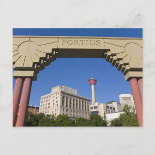 Olympic Plaza en Calgary Tower, Alberta, Canada Briefkaart