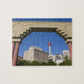 Olympic Plaza en Calgary Tower, Alberta, Canada Legpuzzel (Horizontaal)