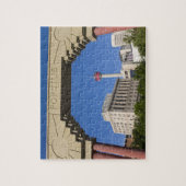 Olympic Plaza en Calgary Tower, Alberta, Canada Legpuzzel (Verticaal)
