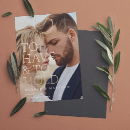 Om een moderne goudtypografische bruiloft te hebbe save the date