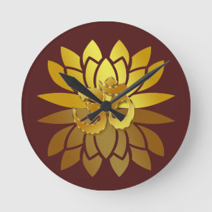 OM Omkara en Gold Colored Lotus Flower Ronde Klok
