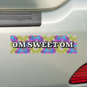 OM SWEET OM BUMPERSTICKER (Op auto)