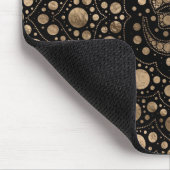 OM-symbool - Dot Art - zwart en goud Muismat (Hoek)