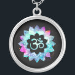 *~* OM-symbool. Lotus Waterverf Mandala Zilver Vergulden Ketting<br><div class="desc">* Energetisch verbeterd - Een OM-symbool Lotus Waterverf Mandala op een zwarte achtergrond.*Zilver geplaatst. Zwarte achtergrond. Het kan Zen, Esoteric, New age, Metaphysical zijn en Spiritueel helpen met meditatie en mindfulness. Hier voor jullie is een opvallend mooi new age met een metafysisch gespierd, oogstend design dat meditatie en kalme denkbeelden...</div>