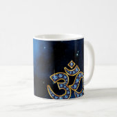 Om Symbool met "Sapphire" Stones Koffiemok (Voorkant rechts)