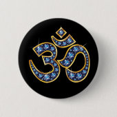 Om Symbool met "Sapphire" Stones Ronde Button 5,7 Cm (Voorkant)