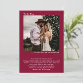 Om Wed Minimalist Cranberry Red Photo Weddenschap Kaart (Staand voorkant)