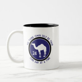 Om zelf waar te zijn - Paars/zwart design Tweekleurige Koffiemok