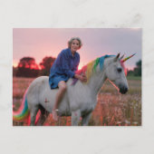 Oma en haar eenhoorn in de wei briefkaart (Voorkant)