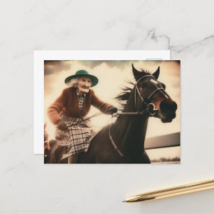 Oma en haar renpaard briefkaart