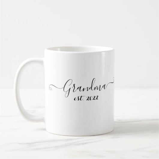 Oma est. 2022 Elegant Gift for Future Grandma Koffiemok (Links)