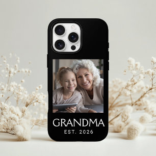 Oma Gevestigde Typografie Foto Zwart iPhone 16 Hoesje