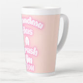 Oma heeft een oogje op je latte mok (Rechterhoek)