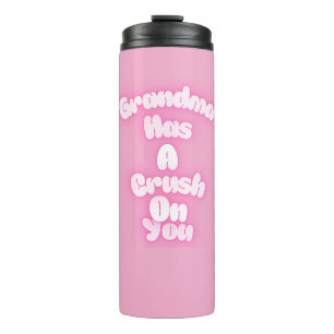 Oma heeft een oogje op je thermosbeker