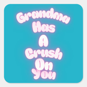 Oma heeft een oogje op je vierkante sticker