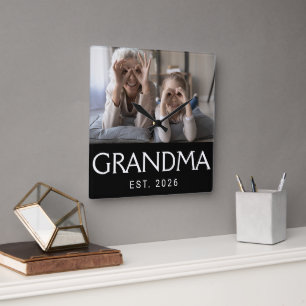 Oma heeft moderne witte typografie foto ingericht vierkante klok