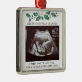 Oma Holiday Zwangerschap Zwangerschap Aankondiging Metalen Ornament (Rechts)