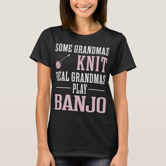 Oma Knit Real Grandmas Play Banjo Tshirt (Voorkant)