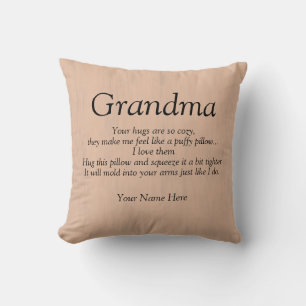 Oma knuffelt zo lui als een kussen