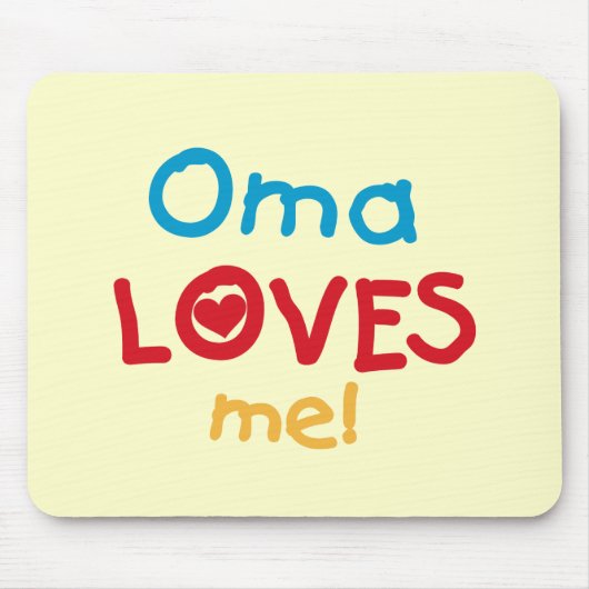Oma Loves Me T-shirts en geschenken Muismat (Voorkant)