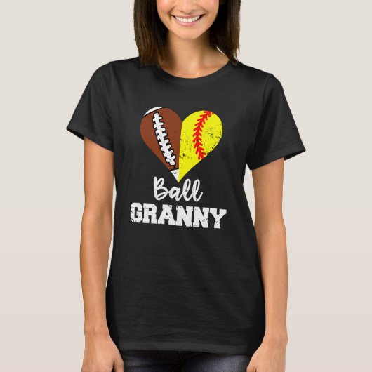 Oma met bal hart grappig voetbal softbal oma t-shirt (Voorkant)
