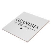 Oma Opgericht 2025 Tegeltje (Zijkant)