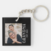 Oma Opgericht Foto Cadeau Sleutelhanger (Achterkant)