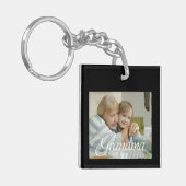 Oma Opgericht Foto Cadeau Sleutelhanger (Voorkant Links)