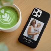 Oma Opgericht Wit script 3 foto iPhone 15 Case