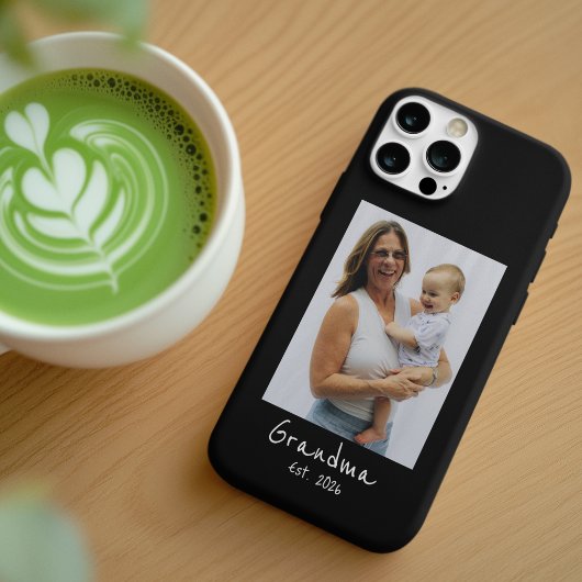 Oma Opgericht Wit script 3 foto iPhone 15 Case