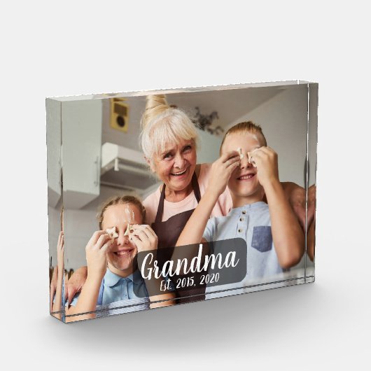 Oma Oprichtte Witte Script Foto (Links)