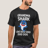 Oma Shark Doo Doo Doo Funny Oma T-shirt (Voorkant)
