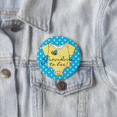 Oma to Bee Blue and Yellow Ronde Button 7,6 Cm (In situ)