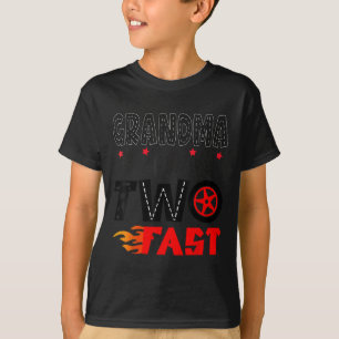 Oma van de twee snelle 2e verjaardag jongen racen t-shirt